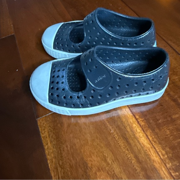 Native Shoes Black and White Water Shoes Slip-On Comfort - Picture 2 of 7